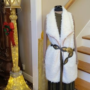 FUN FURRY VEST SIZE LARGE CREAM TRIMMED TAN